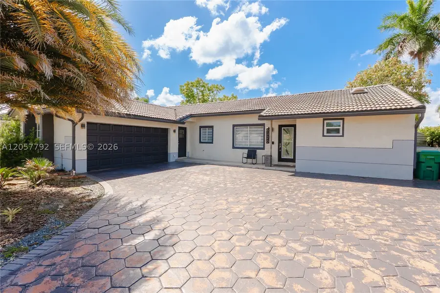 6320 NW 199th St, Hialeah, FL 33015 - #2