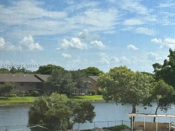 3905 N Nob Hill Rd #312, Sunrise, FL 33351