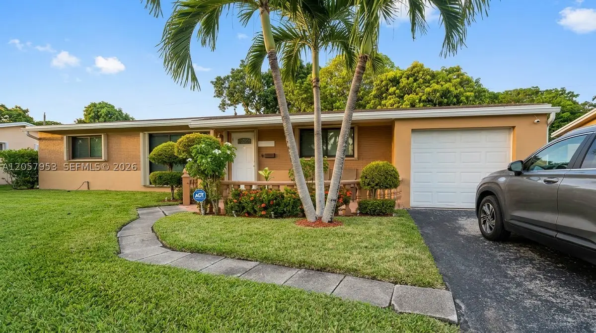 2200 Alcazar Dr, Miramar, FL 33023 - #1