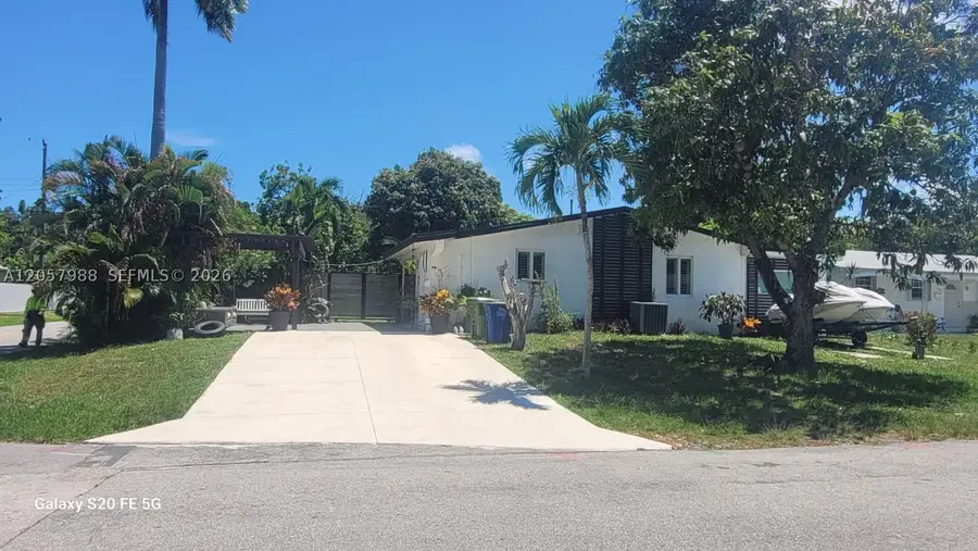 701 SW 4th Ct, Hallandale Beach, FL 33009 - #2