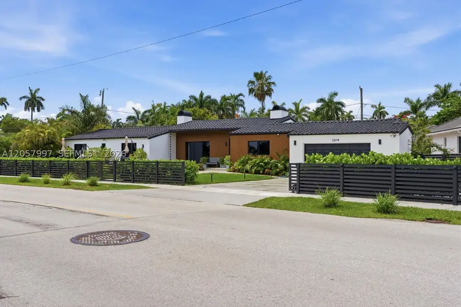 1204 S Northlake Dr, Hollywood, FL 33019 - #2
