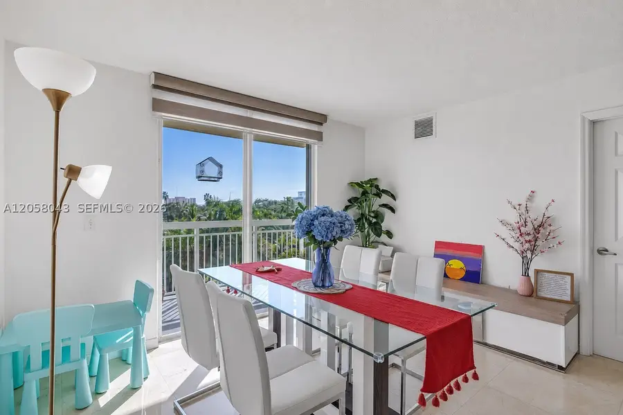816 NW 11th St #607, Miami, FL 33136 - #2