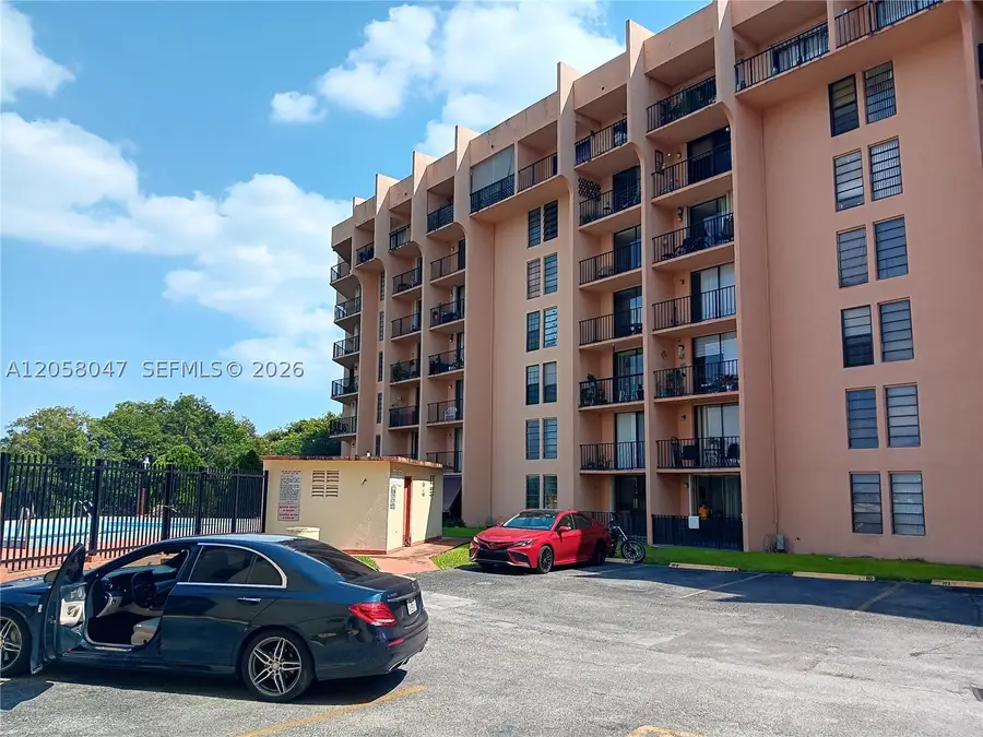9688 Fontainebleau Blvd #502, Miami, FL 33172 - #3