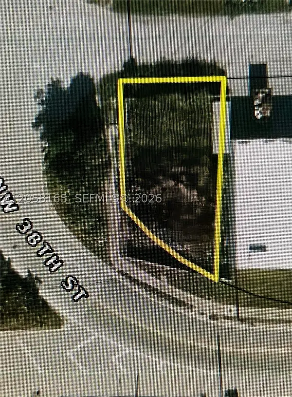 2781 NW 38th St, Miami, FL 33142
