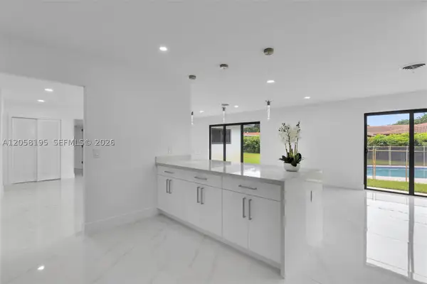 6940 NW 6th St, Plantation, FL 33317