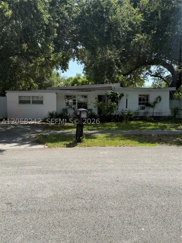 107 Edmund Rd, West Park, FL 33023