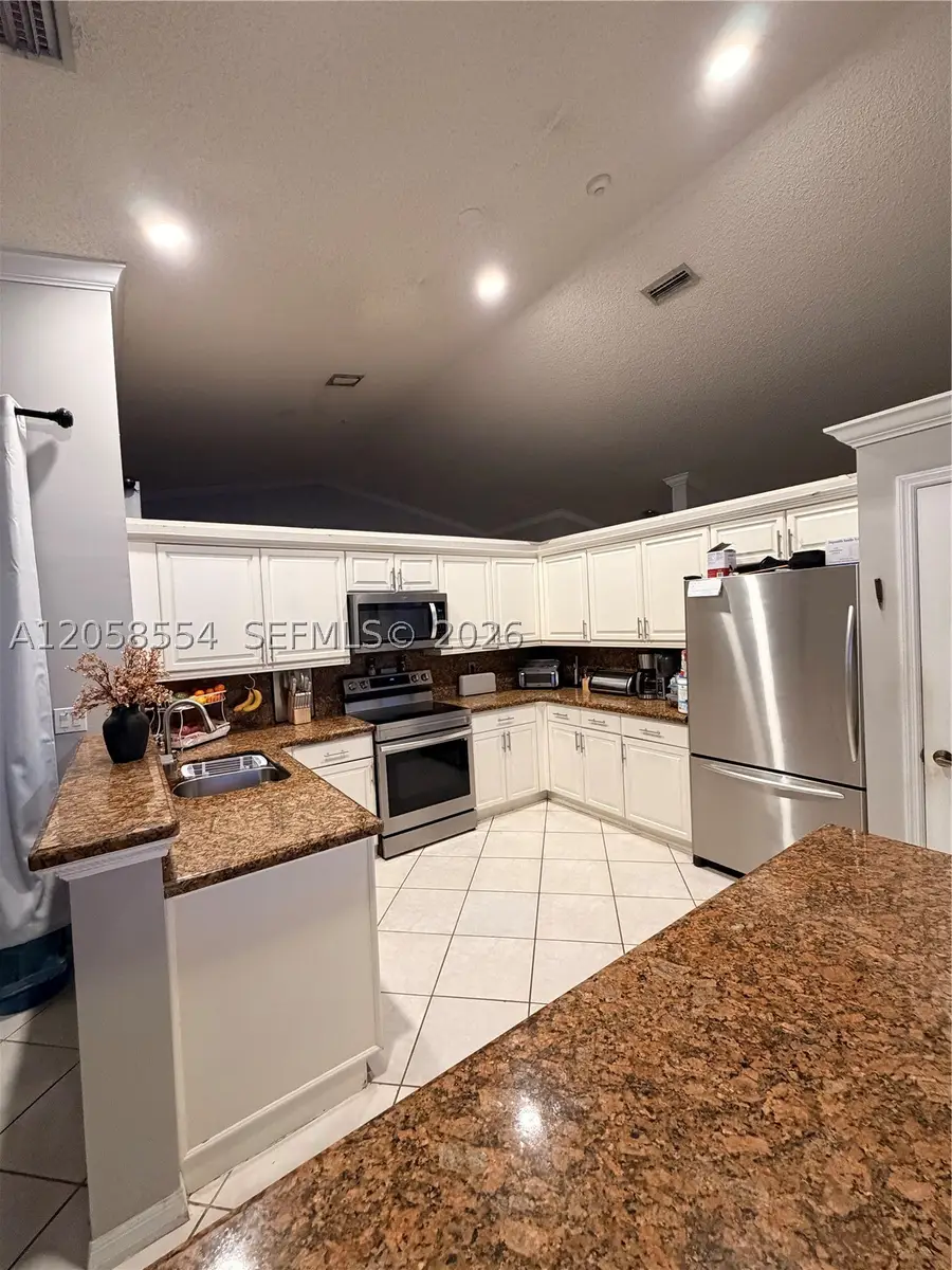 19450 NW 7th St, Pembroke Pines, FL 33029 - #2