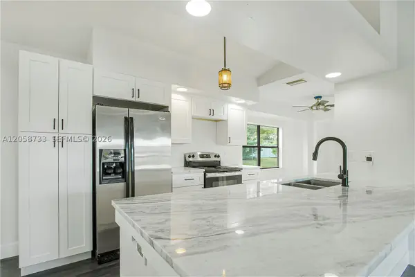 2935 SW 1st Pl, Cape Coral, FL 33914
