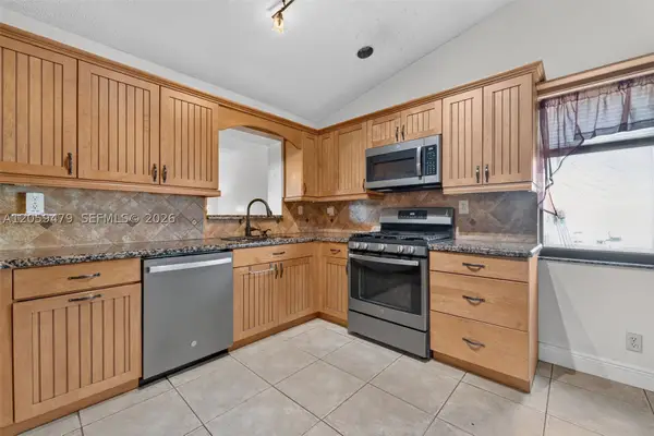 7508 SW 6th Ct, North Lauderdale, FL 33068