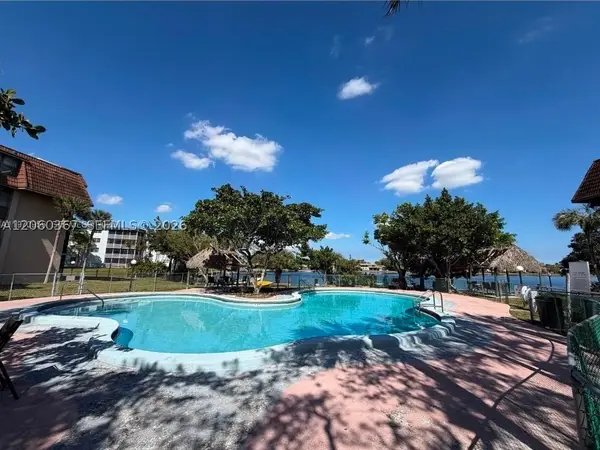 661 NE 195th St #407, Miami, FL 33179