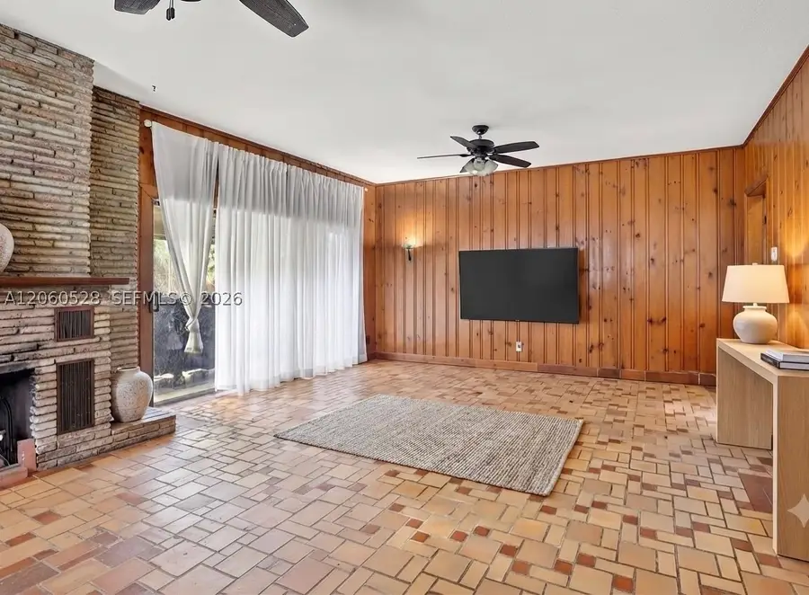 2619 Arthur St, Hollywood, FL 33020 - #3