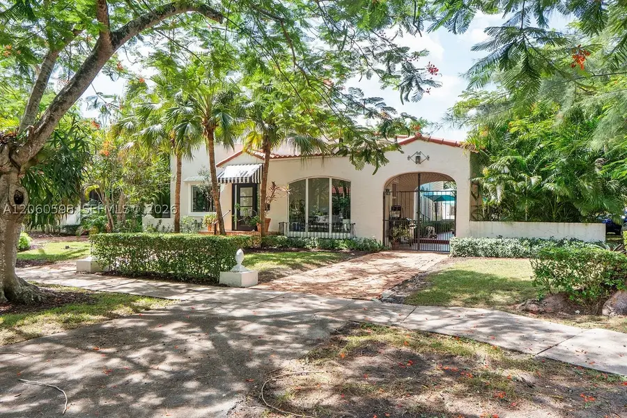 1042 Sorolla Ave, Coral Gables, FL 33134 - #2