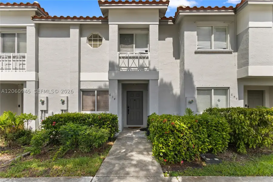 634 NW 208th Dr, Pembroke Pines, FL 33029 - #2