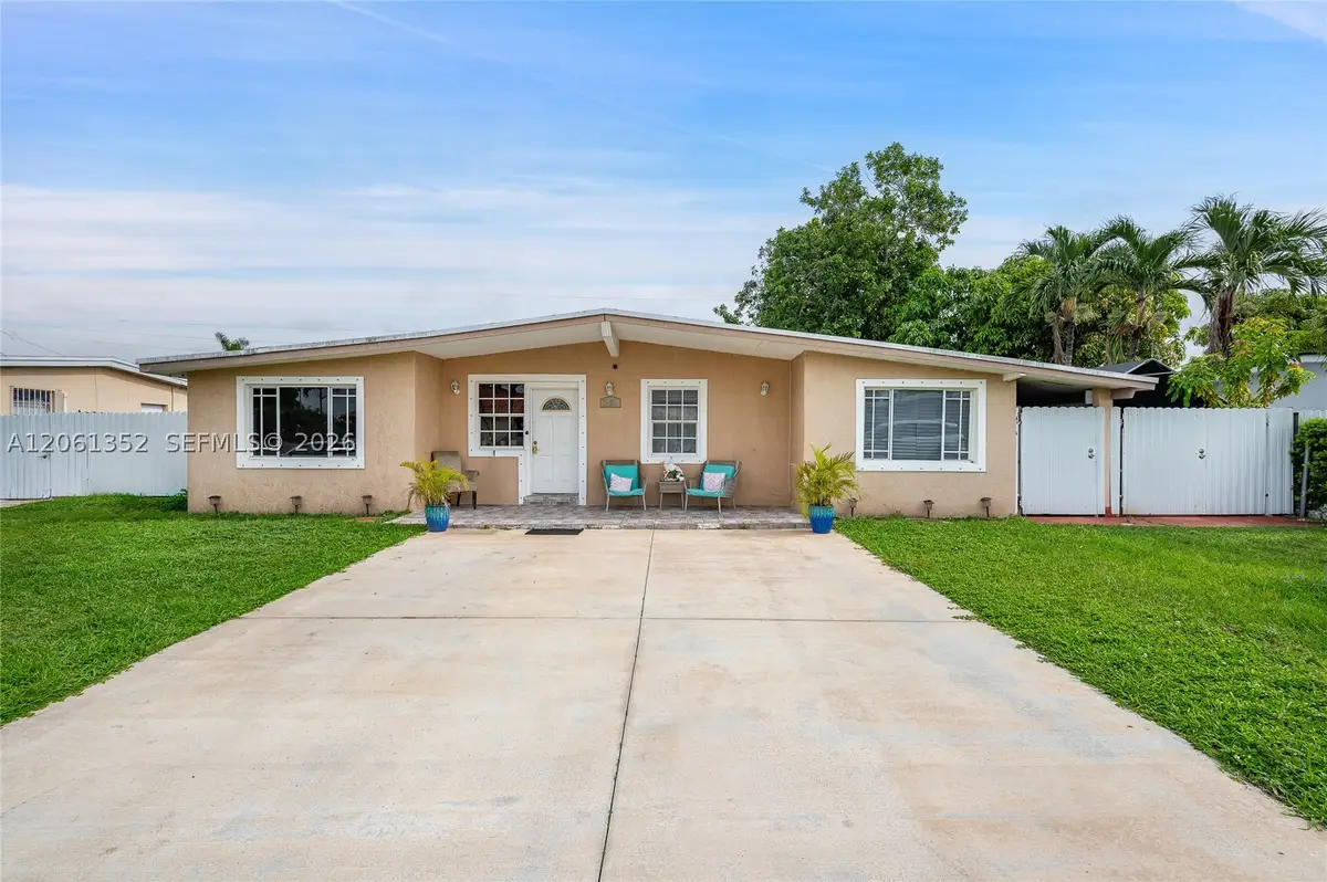 11451 SW 43rd St, Miami, FL 33165 - #1