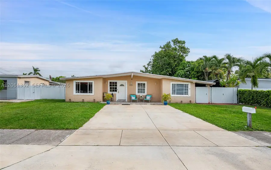 11451 SW 43rd St, Miami, FL 33165 - #2