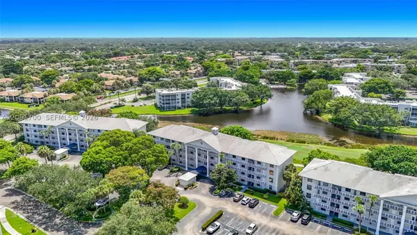 1713 Whitehall Dr #404, Davie, FL 33324