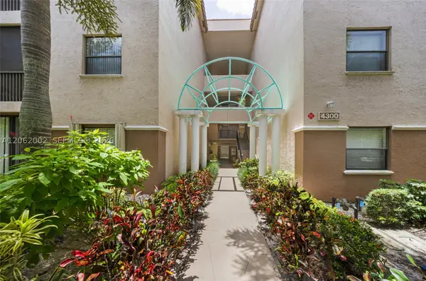 4300 NW 30th St #341, Coconut Creek, FL 33066