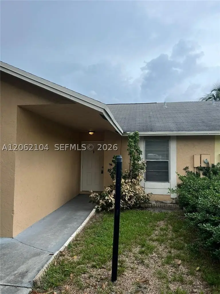 9 NE 44th St, Deerfield Beach, FL 33064 - #2