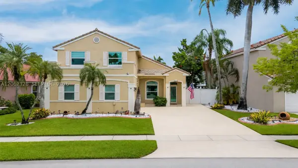 17513 NW 10th St, Pembroke Pines, FL 33029