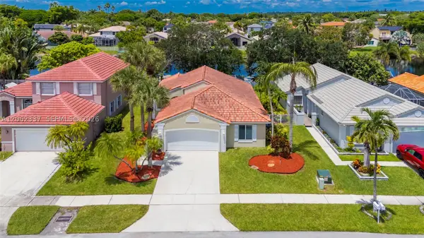 2006 NW 182nd Ave, Pembroke Pines, FL 33029