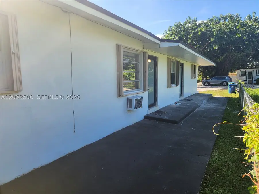 836 NW 98th St, Miami, FL 33150 - #2
