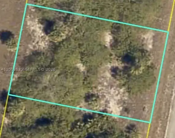 826 Berkshire Dr, La Belle, FL 33935