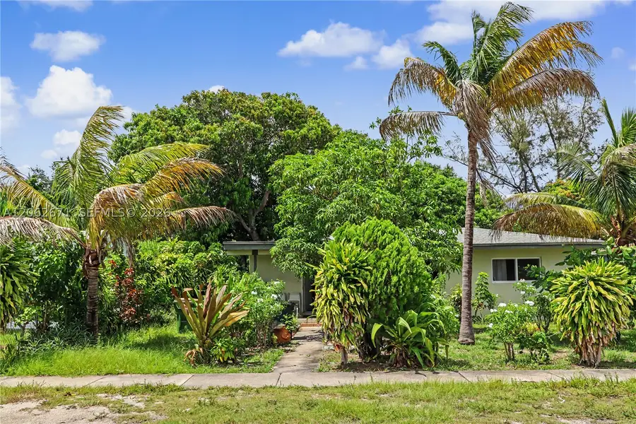 1155 NE 136th St, North Miami, FL 33161 - #2