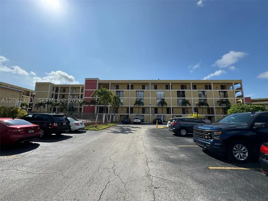 9240 Fontainebleau Blvd #204, Miami, FL 33172 - #2