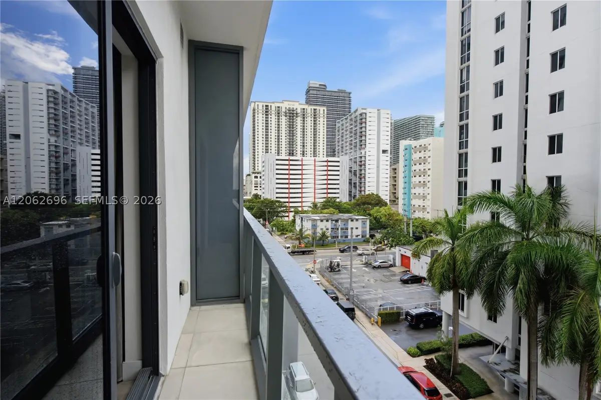 229 SW 9th St #405, Miami, FL 33130 - #1