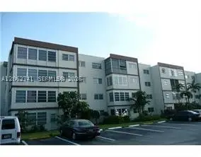 4047 NW 16th St #104, Lauderhill, FL 33313