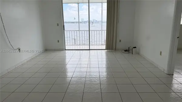 3000 Marcos Dr #P210, Aventura, FL 33160