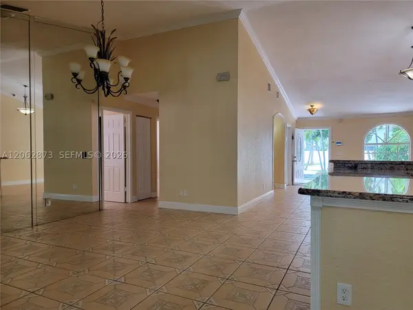 7927 NW 50th St, Lauderhill, FL 33351