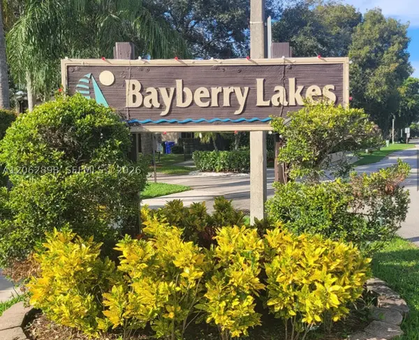 2041 Bayberry Dr, Pembroke Pines, FL 33024