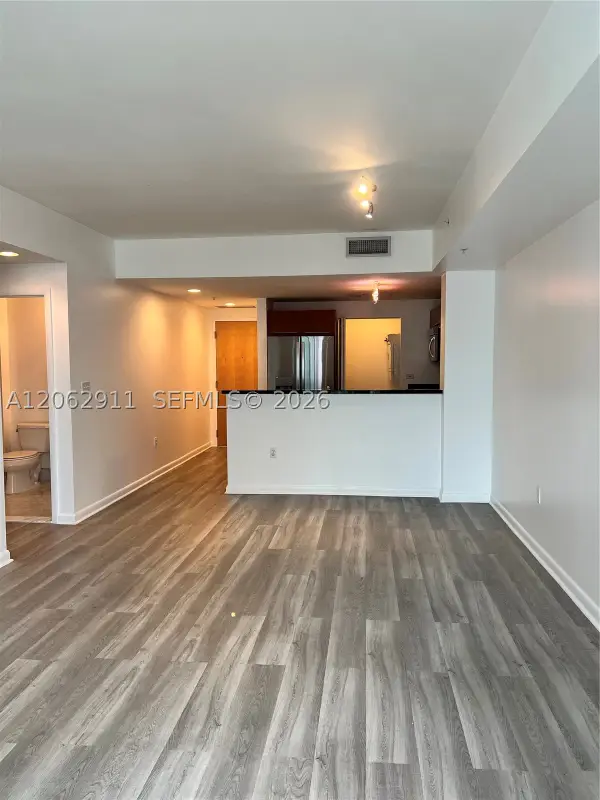 244 Biscayne Blvd #2609, Miami, FL 33132