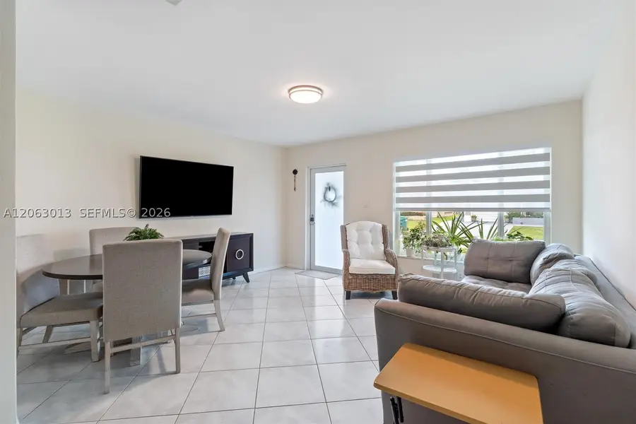5713 NW 87th Ave, Tamarac, FL 33321 - #2