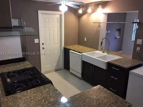 7521 NW 23rd St, Sunrise, FL 33313