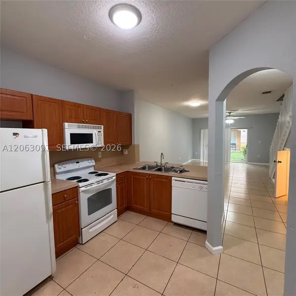 8811 S Isles Cr #8811, Tamarac, FL 33321