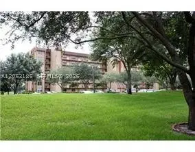 3100 W Rolling Hills Cir #101, Davie, FL 33328