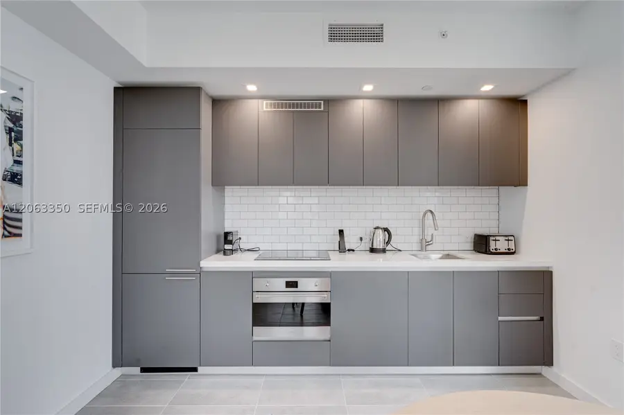 227 NE 2nd St #2500, Miami, FL 33132 - #3