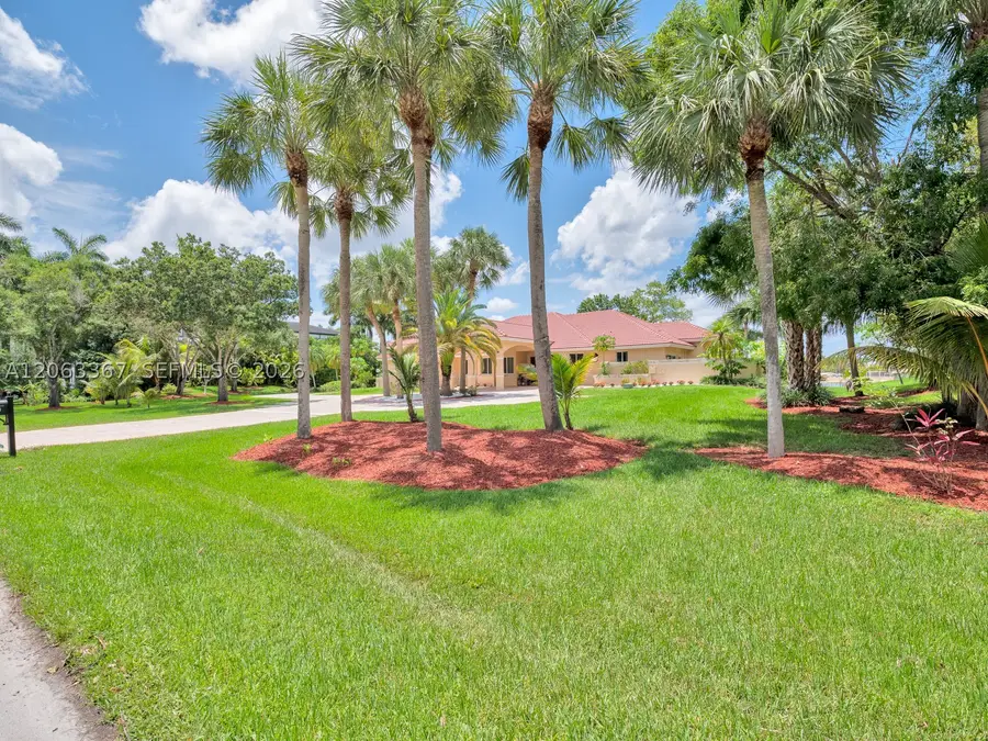 2710 Walkers Way, Weston, FL 33331 - #2