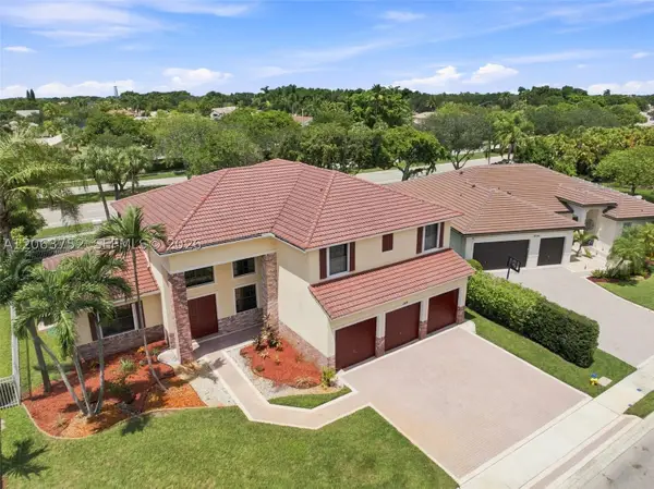 344 SW 159th Ln, Pembroke Pines, FL 33027