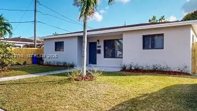 830 NE 171st St, North Miami Beach, FL 33162 - #2