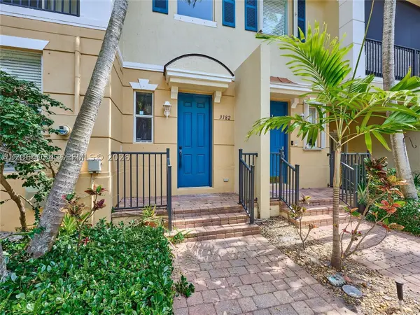 3182 N Greenleaf Cir, Boynton Beach, FL 33426
