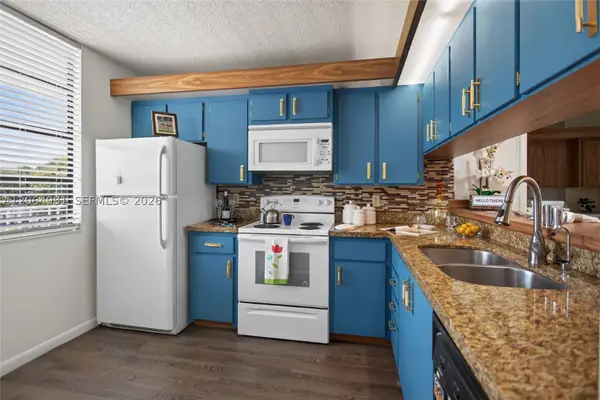 1713 Whitehall Dr #306, Davie, FL 33324