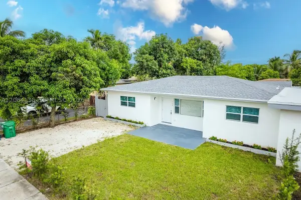320 NE 160th St, Miami, FL 33162