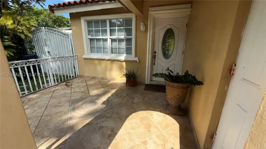 1542 SW 138th Ct, Miami, FL 33184 - #2