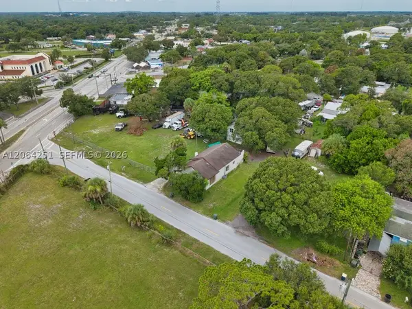 2108 Okeechobee Rd, Fort Pierce, FL 34950