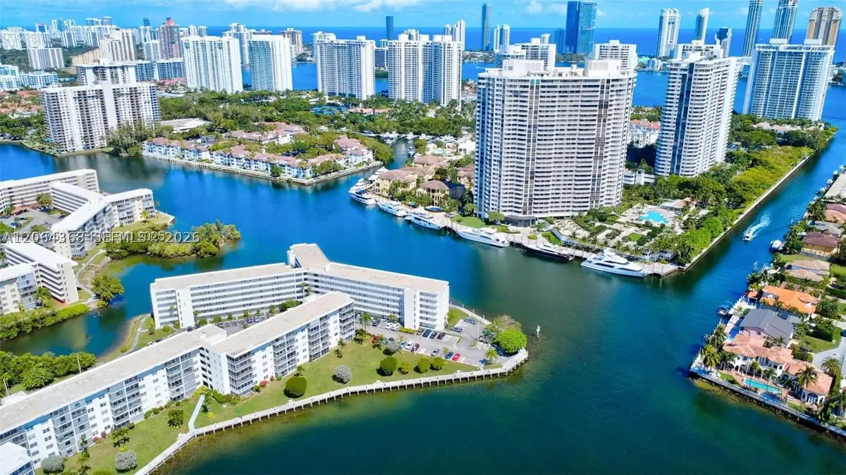 3030 Marcos Dr #T301, Aventura, FL 33160 - #1