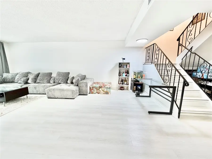 2203 NE 7th St #14, Hallandale Beach, FL 33009 - #3