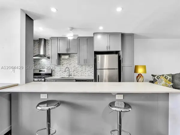 15 NW 204th St #30, Miami Gardens, FL 33169